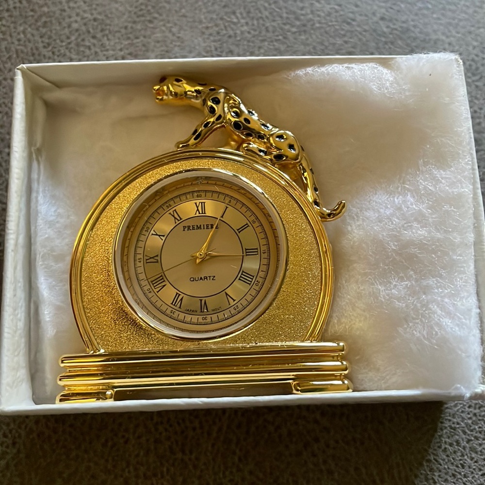 Vintage leopard miniature clock